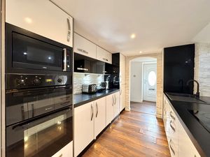 Photo 20- click for photo gallery